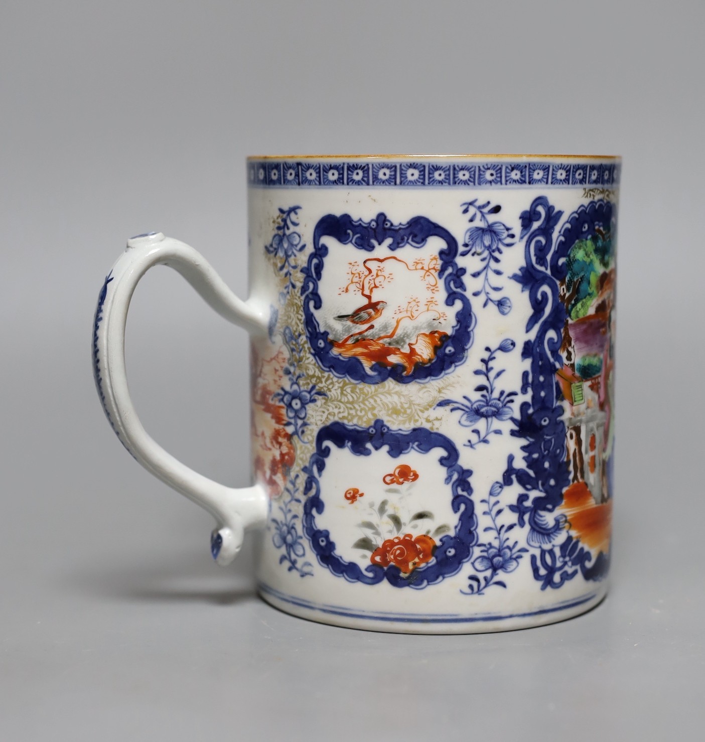 A Chinese export famille rose tankard, Qianlong period, 14cms high